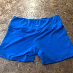 Lululemon stretchy spandex shorts! 💙